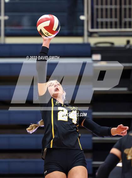 Thumbnail 3 in St. Teresa's Academy vs. Liberty North (MSHSAA Class 5 Quarterfinal) photogallery.