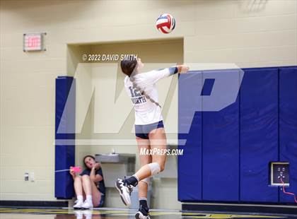 Thumbnail 3 in St. Teresa's Academy vs. Liberty North (MSHSAA Class 5 Quarterfinal) photogallery.