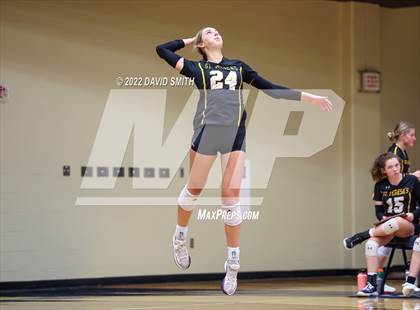 Thumbnail 3 in St. Teresa's Academy vs. Liberty North (MSHSAA Class 5 Quarterfinal) photogallery.