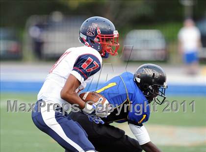 Thumbnail 2 in Dr. Henry Wise vs. Franklin (I-95 Kickoff Classic) photogallery.