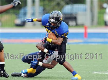 Thumbnail 2 in Dr. Henry Wise vs. Franklin (I-95 Kickoff Classic) photogallery.