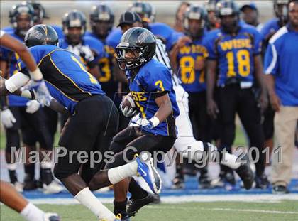 Thumbnail 2 in Dr. Henry Wise vs. Franklin (I-95 Kickoff Classic) photogallery.