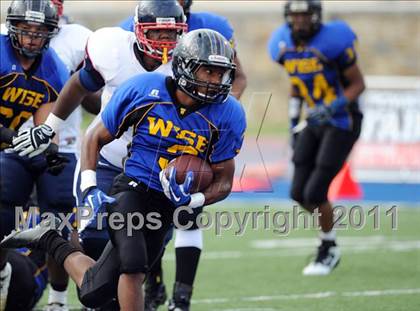 Thumbnail 2 in Dr. Henry Wise vs. Franklin (I-95 Kickoff Classic) photogallery.