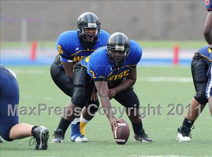 Thumbnail 2 in Dr. Henry Wise vs. Franklin (I-95 Kickoff Classic) photogallery.