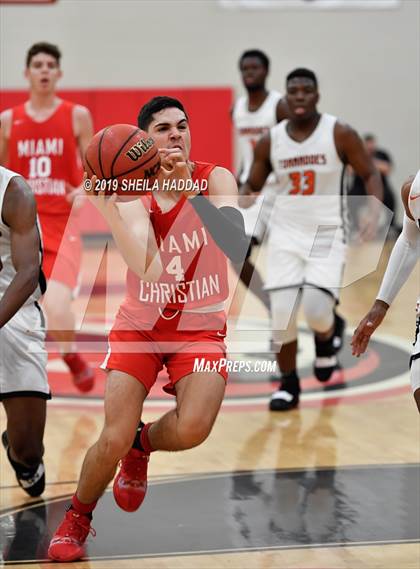 Thumbnail 2 in Booker T. Washington vs Miami Christian (Sun Bash Tournament) photogallery.