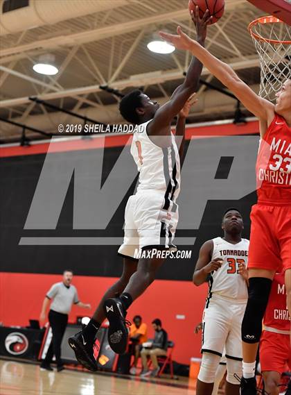 Thumbnail 1 in Booker T. Washington vs Miami Christian (Sun Bash Tournament) photogallery.