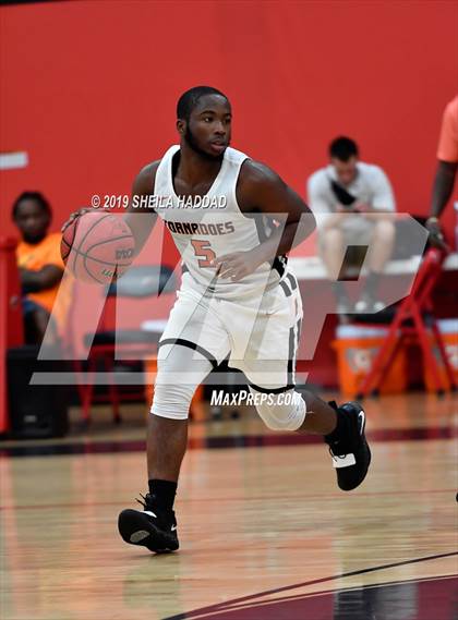 Thumbnail 2 in Booker T. Washington vs Miami Christian (Sun Bash Tournament) photogallery.