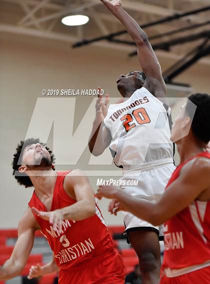 Thumbnail 3 in Booker T. Washington vs Miami Christian (Sun Bash Tournament) photogallery.