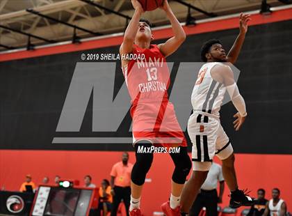 Thumbnail 3 in Booker T. Washington vs Miami Christian (Sun Bash Tournament) photogallery.