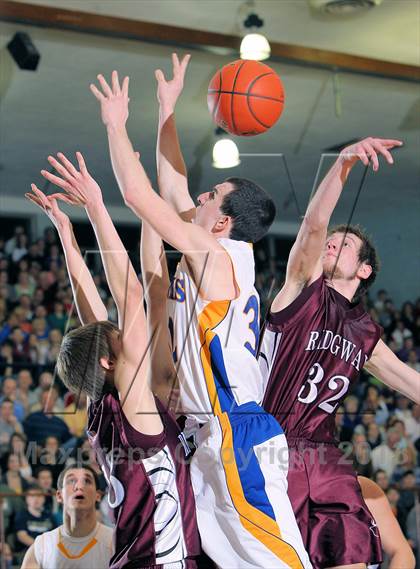 Thumbnail 2 in Ridgway vs Johnsonburg (PIAA District IX A Final) photogallery.