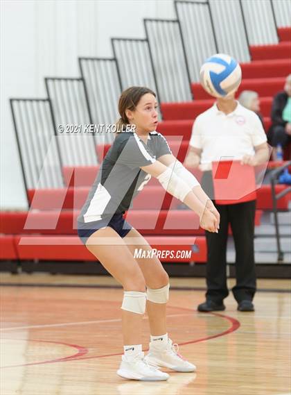 Thumbnail 3 in Dakota @ Romeo photogallery.