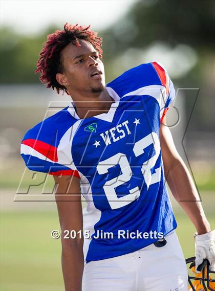 Thumbnail 3 in North Texas Bowl photogallery.