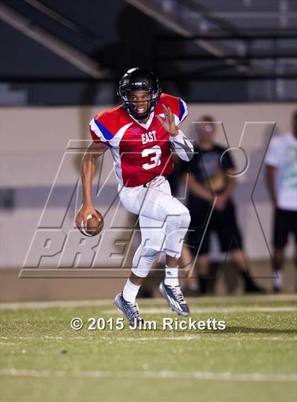 Thumbnail 3 in North Texas Bowl photogallery.
