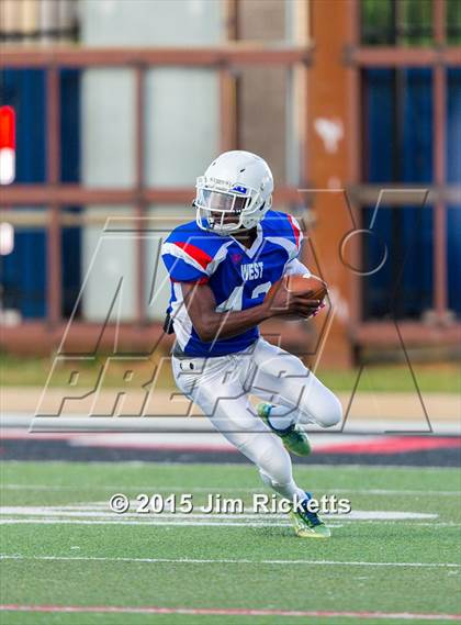 Thumbnail 3 in North Texas Bowl photogallery.