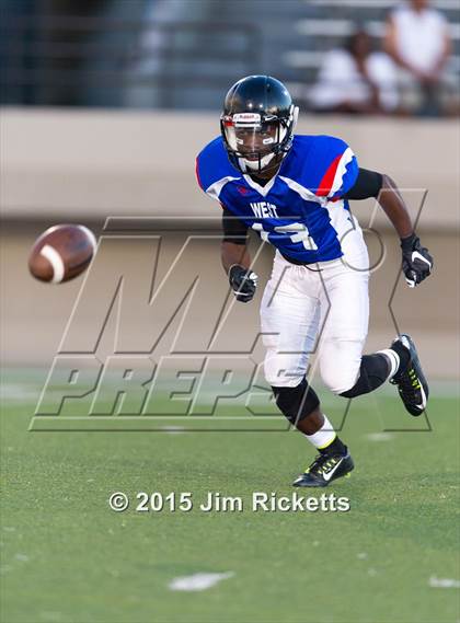 Thumbnail 3 in North Texas Bowl photogallery.