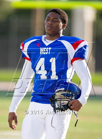 Thumbnail 3 in North Texas Bowl photogallery.