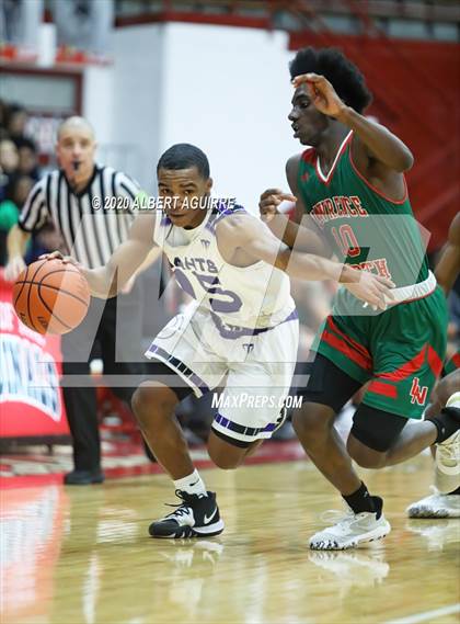 Thumbnail 2 in Ben Davis vs. Lawrence North photogallery.