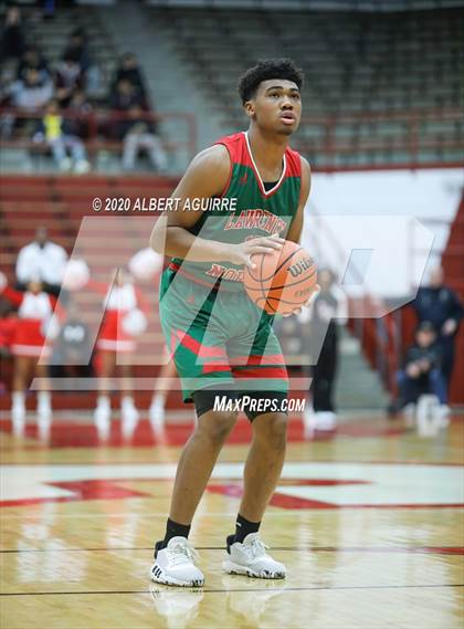 Thumbnail 3 in Ben Davis vs. Lawrence North photogallery.