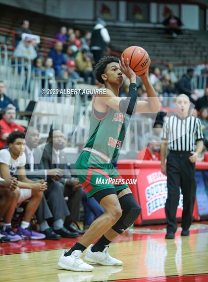 Thumbnail 2 in Ben Davis vs. Lawrence North photogallery.