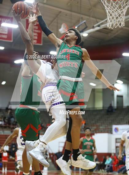 Thumbnail 2 in Ben Davis vs. Lawrence North photogallery.