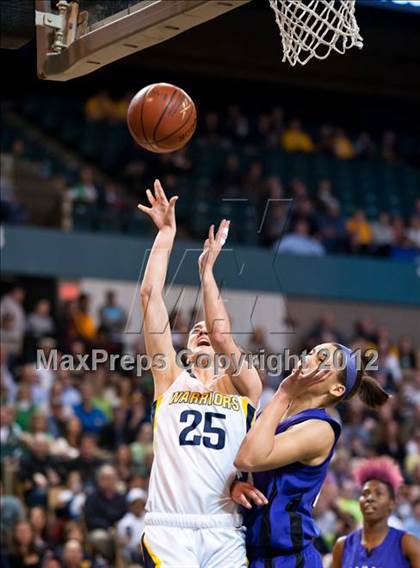Thumbnail 2 in Andover vs. Holyoke (MIAA Division 1 Final) photogallery.
