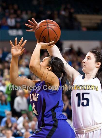 Thumbnail 1 in Andover vs. Holyoke (MIAA Division 1 Final) photogallery.