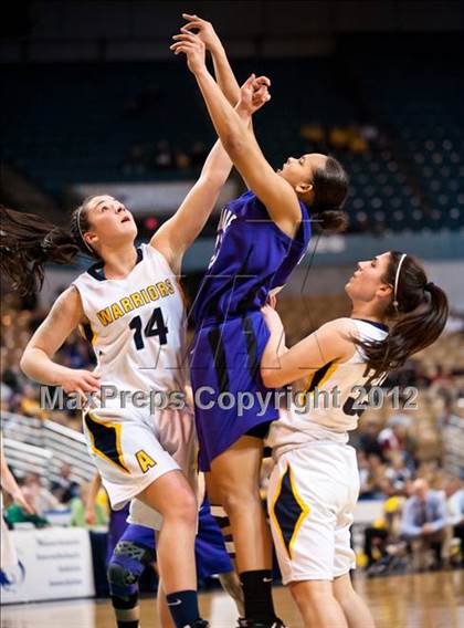 Thumbnail 1 in Andover vs. Holyoke (MIAA Division 1 Final) photogallery.