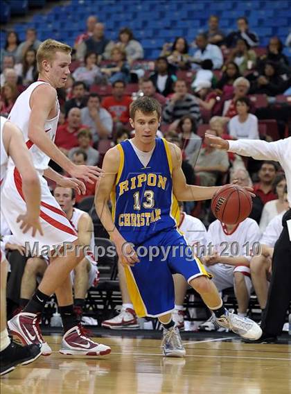Thumbnail 2 in Ripon Christian vs. Victory Christian (CIF SJS D5 Final) photogallery.