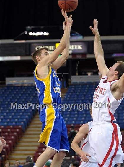 Thumbnail 2 in Ripon Christian vs. Victory Christian (CIF SJS D5 Final) photogallery.