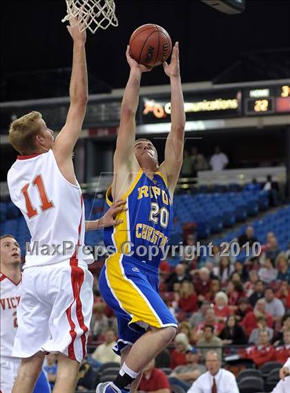 Thumbnail 1 in Ripon Christian vs. Victory Christian (CIF SJS D5 Final) photogallery.