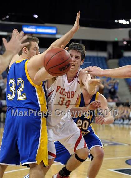 Thumbnail 3 in Ripon Christian vs. Victory Christian (CIF SJS D5 Final) photogallery.