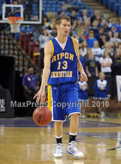 Thumbnail 1 in Ripon Christian vs. Victory Christian (CIF SJS D5 Final) photogallery.