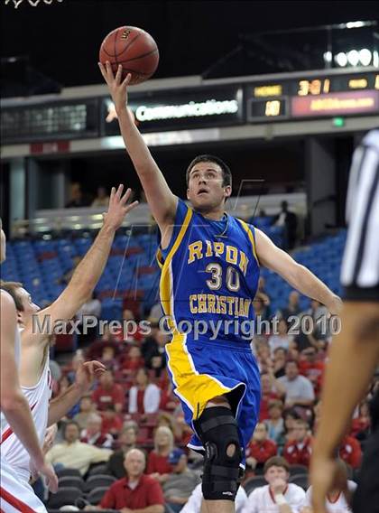 Thumbnail 3 in Ripon Christian vs. Victory Christian (CIF SJS D5 Final) photogallery.
