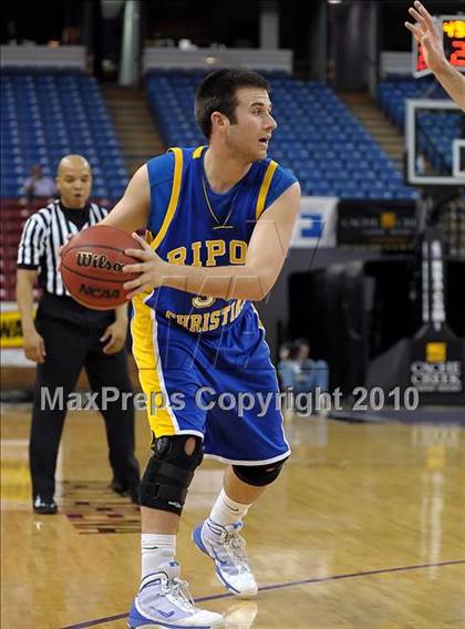 Thumbnail 1 in Ripon Christian vs. Victory Christian (CIF SJS D5 Final) photogallery.
