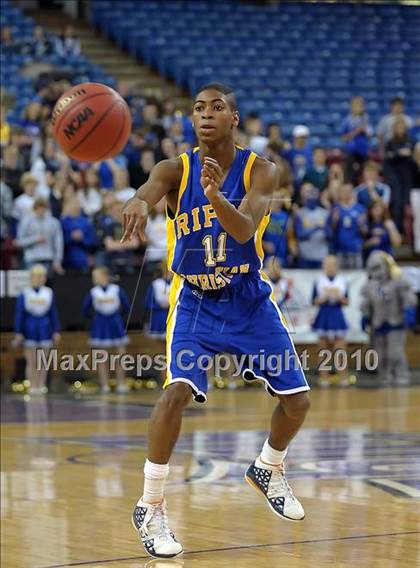 Thumbnail 3 in Ripon Christian vs. Victory Christian (CIF SJS D5 Final) photogallery.