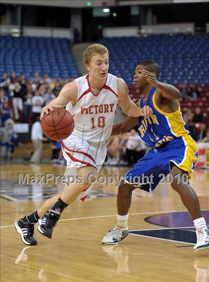 Thumbnail 3 in Ripon Christian vs. Victory Christian (CIF SJS D5 Final) photogallery.