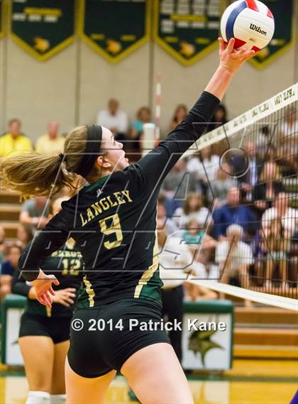 Thumbnail 1 in Potomac Falls @ Langley photogallery.