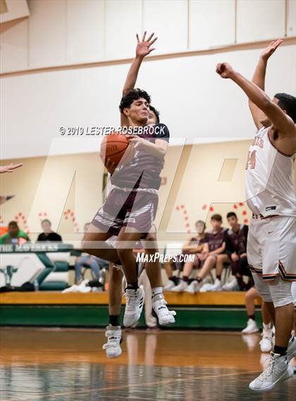 Thumbnail 2 in Dilley vs. Jones (Maverick Classic) photogallery.