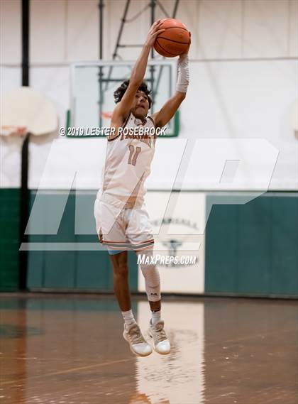 Thumbnail 2 in Dilley vs. Jones (Maverick Classic) photogallery.