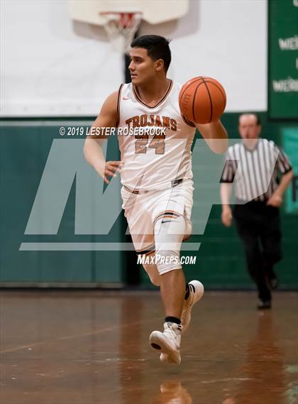 Thumbnail 3 in Dilley vs. Jones (Maverick Classic) photogallery.
