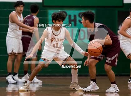 Thumbnail 3 in Dilley vs. Jones (Maverick Classic) photogallery.