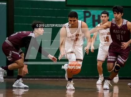 Thumbnail 3 in Dilley vs. Jones (Maverick Classic) photogallery.