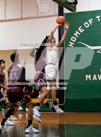 Thumbnail 3 in Dilley vs. Jones (Maverick Classic) photogallery.