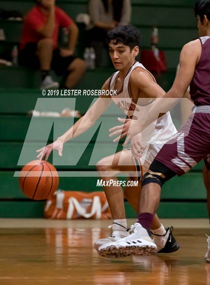 Thumbnail 3 in Dilley vs. Jones (Maverick Classic) photogallery.