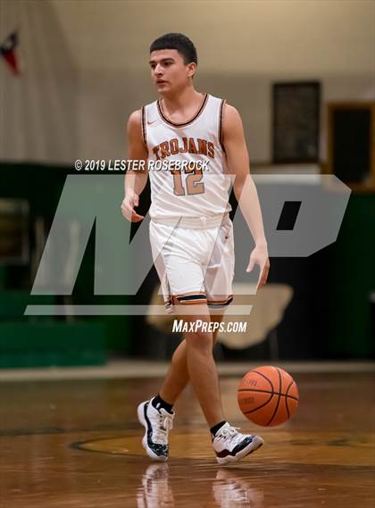 Thumbnail 3 in Dilley vs. Jones (Maverick Classic) photogallery.