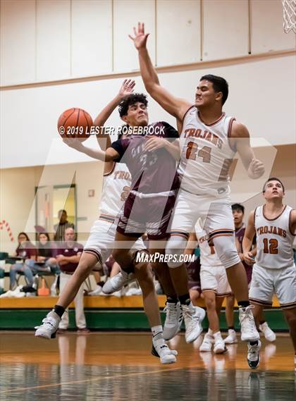 Thumbnail 1 in Dilley vs. Jones (Maverick Classic) photogallery.