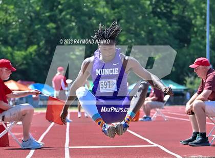 Thumbnail 1 in IHSAA  State Finals  photogallery.