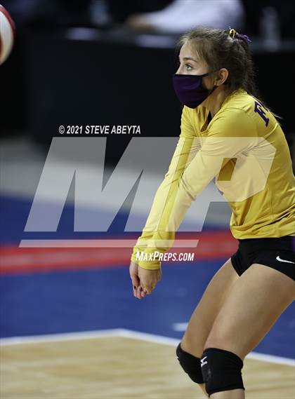 Thumbnail 3 in Vail Christian vs Fowler (CHSAA 2A 1st Round) photogallery.