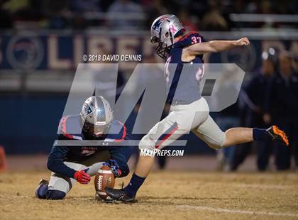 Thumbnail 2 in Liberty vs. Clovis (CIF CS D1 Qtr Final) photogallery.