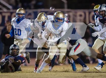 Thumbnail 2 in Liberty vs. Clovis (CIF CS D1 Qtr Final) photogallery.